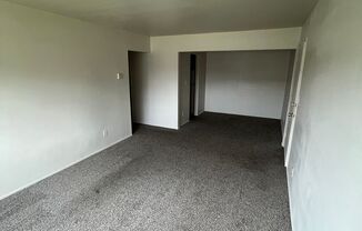 2 beds, 1 bath, 750 sqft, $1,100, Unit 12