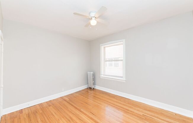2 beds, 1 bath, 1,400 sqft, $2,095, Unit 1842 - 3B