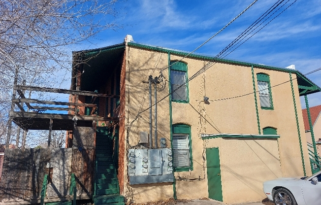 1010 E EVANS AVE
