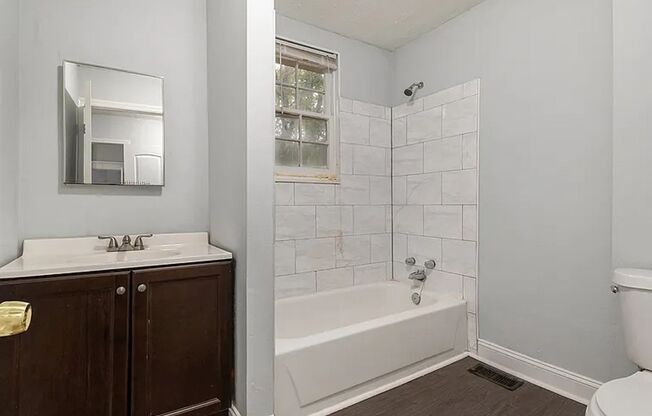 3 beds, 2 baths, $1,900