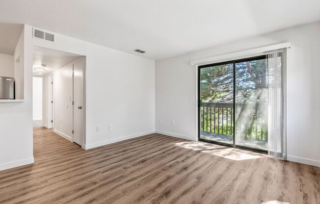 2 beds, 1 bath, 737 sqft, $1,550, Unit 1094-221