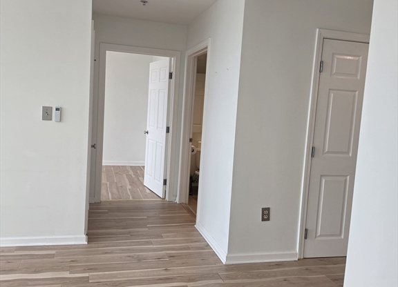 1 bed, 1 bath, 750 sqft, $4,000, Unit 2205