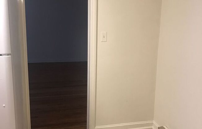 1 bed, 1 bath, $1,149, Unit 2228 W Allen Street - 9A