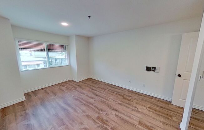 2 beds, 1 bath, 840 sqft, $2,550, Unit 416