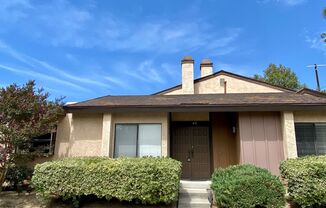 Beautiful remodeled 3 bedroom townhome in Winnetka