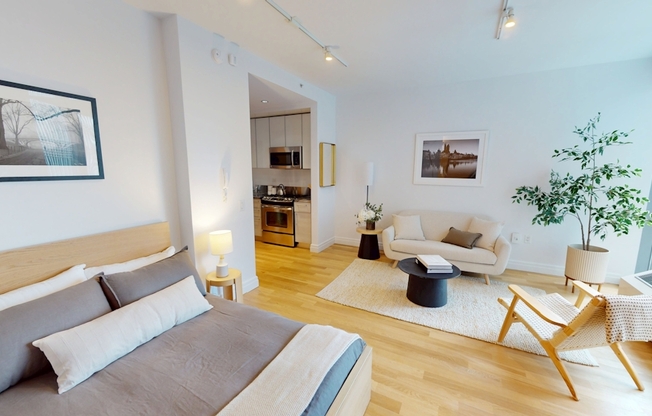 553 W 53 ST