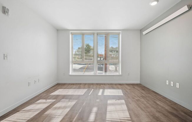 1 bed, 1 bath, 653 sqft, $1,825, Unit 205