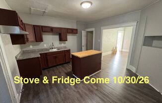 Lovely 2 Bedroom Townhome with New Kitchen with Butler's Pantry