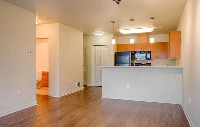 1 bed, 1 bath, 751 sqft, $2,500, Unit 212