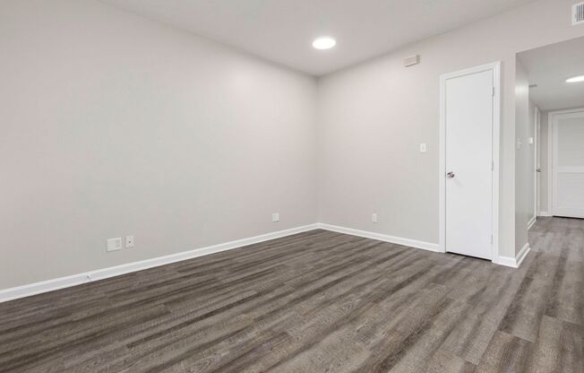 1 bed, 1 bath, $850, Unit 230