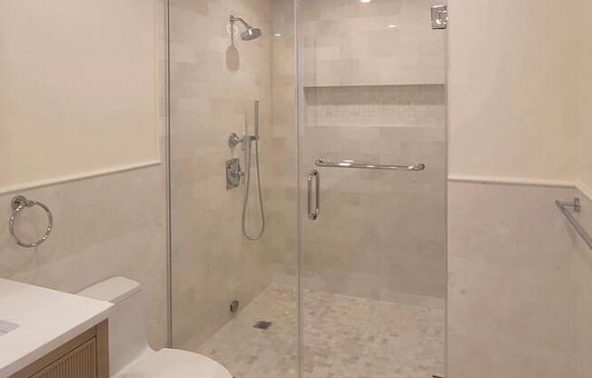 6 beds, 4.5 baths, 6,000 sqft, $55,000, Unit PHA