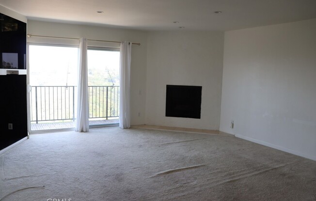 2385 Roscomare Rd