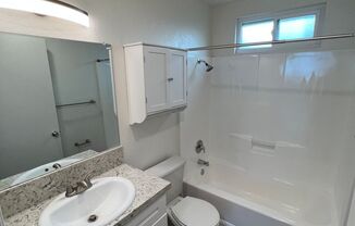 2 beds, 1 bath, $2,095