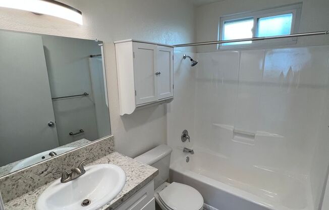 2 beds, 1 bath, $2,095