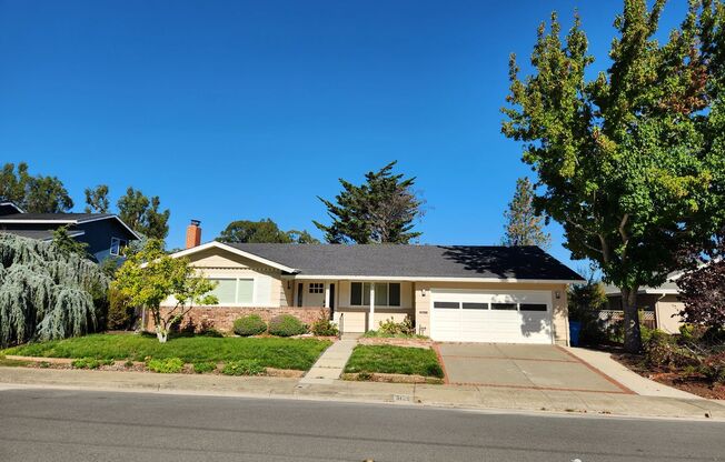 Modern 4 bedroom Burlingame home near Skyline