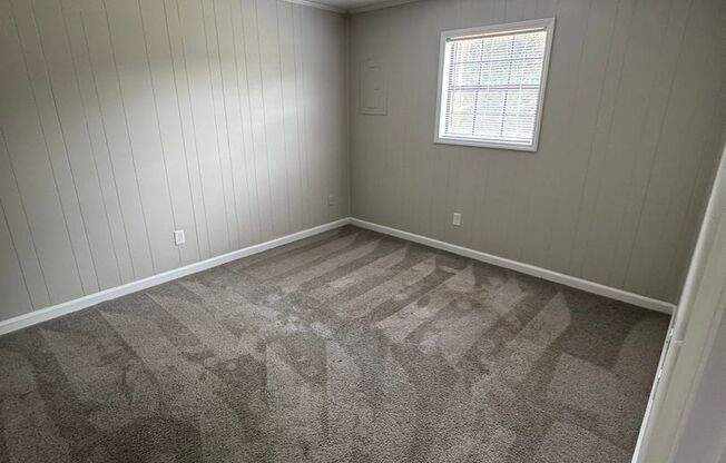 3 beds, 1.5 baths, 1,000 sqft, $1,346, Unit 460-B