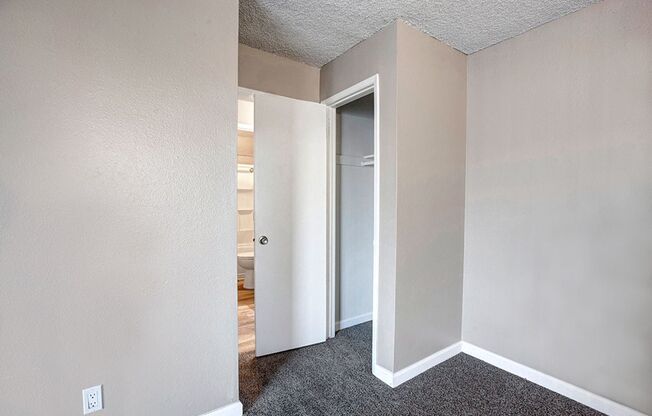 1 bed, 1 bath, 550 sqft, $1,175, Unit 76