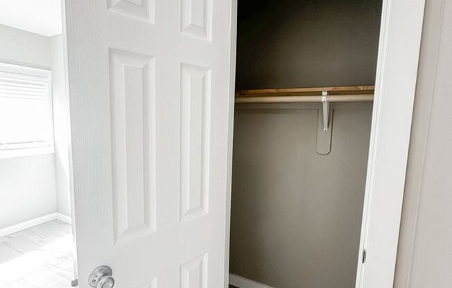 3 beds, 1 bath, 1,000 sqft, $1,975, Unit L1