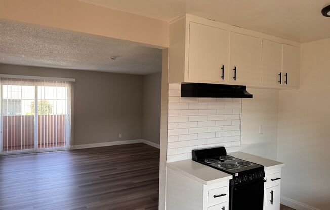 2 beds, 1 bath, $1,995, Unit 12