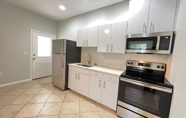 1 bed, 1 bath, $1,600, Unit 1704-B