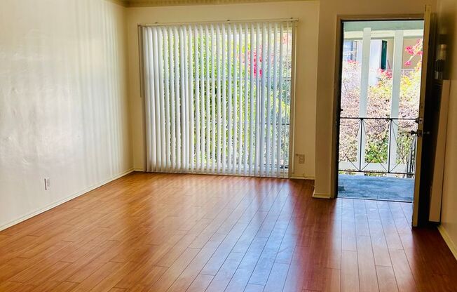 Studio, 1 bath, 600 sqft, $1,300, Unit 3