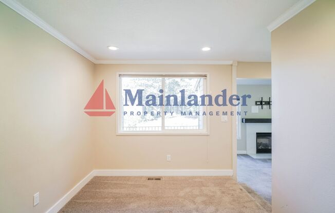 Beautifully Updated Mt. Park Condo Located in Lake Oswego Includes Membership to Mt. Park Rec Center is A Must See!