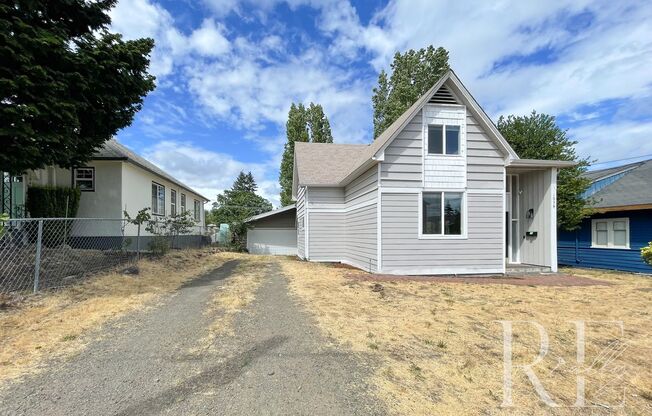 3BR Bremerton Home with Vintage Charm & Modern Comforts
