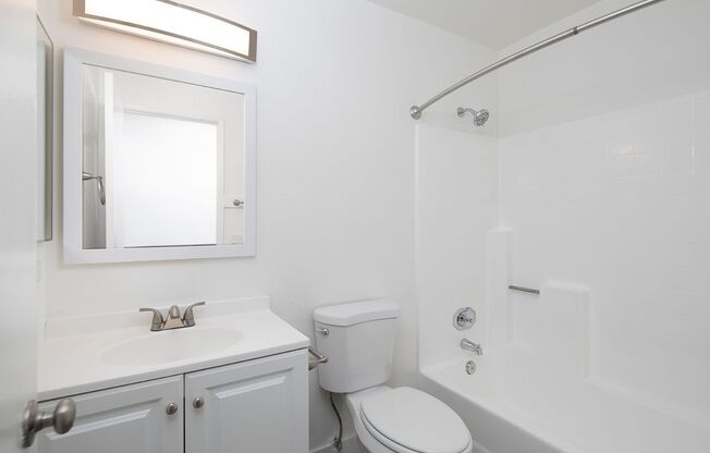 1 bed, 1 bath, 550 sqft, $1,975, Unit B111