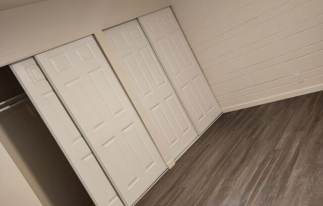 3 beds, 1 bath, 1,040 sqft, $1,895, Unit G04