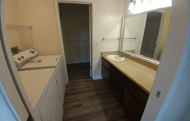 1 bed, 1 bath, 665 sqft, $1,520, Unit 1810-103