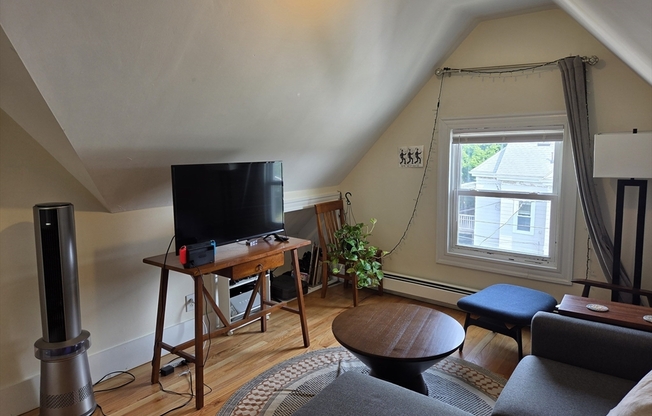 27 MEDFORD ST