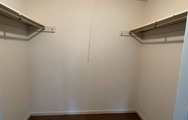 2 beds, 1 bath, 900 sqft, $1,525, Unit 123