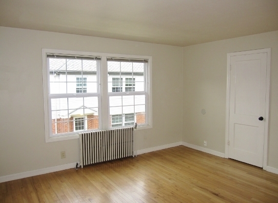 Fabulous Vintage 1-Bedroom Across the Street from Laurelhurst Park!