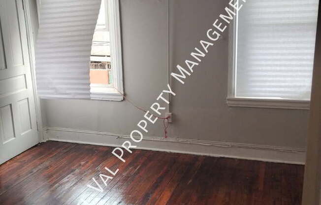 1323 N 49 ST