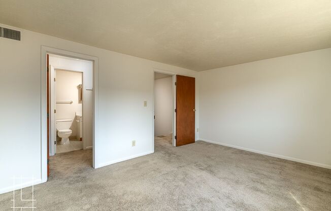 2 beds, 1.5 baths, $1,350, Unit 393 E Buttles Ave Apt. F