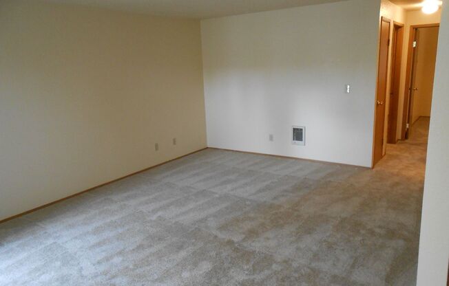 2 beds, 1 bath, 900 sqft, $1,379, Unit 35C