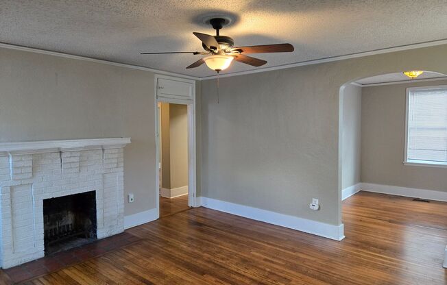 2 beds, 1 bath, $1,150