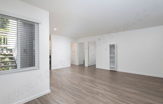 *OPEN HOUSE: 9/20 10:30-11:30AM* Gorgeous 2BR in Hillcrest with 2 Parking Spaces