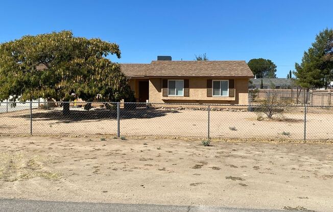 3 BEDROOM APPLE VALLEY HOME