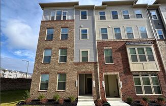 Beautiful 3 BR/2.5 BA Townhome in Ellicott City!