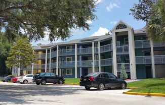 2 bed 2 bath Condo close to UF