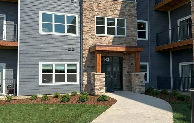 1 bed, 1 bath, 758 sqft, $1,394, Unit 143-120