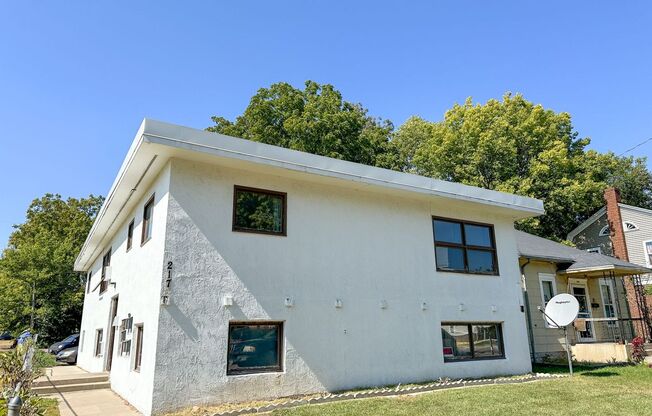 1BD/1BA Garden Level Apartment in 6-Plex