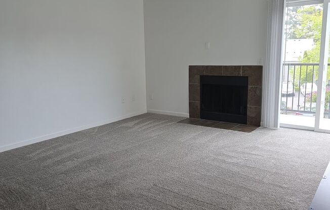 Kent west hill condo - 2 bedroom and 2 bathroom with 2 parking spaces - Water/Sewer and Garbage included with rent!
