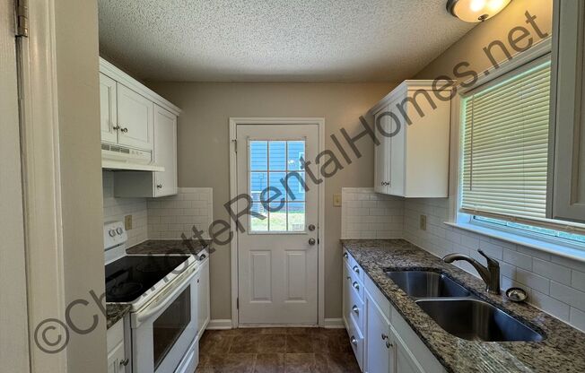 3 bedroom 2 bathroom home in Charlotte!