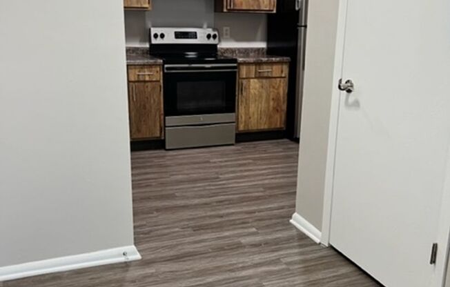Spacious 2-Bedroom Apartment for Rent in Chesterton – Prime Location and Comfort