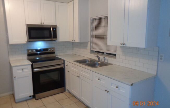 2 beds, 1 bath, $1,495