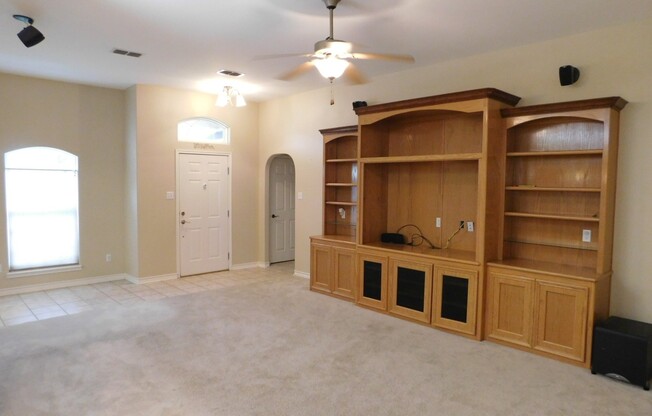 Spacous Southside Split Bedroom Home