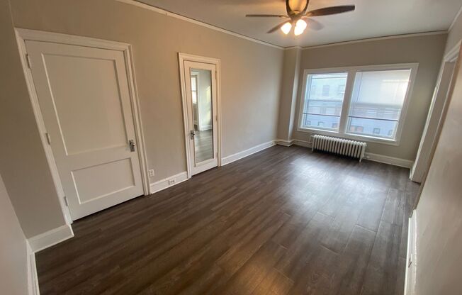 Studio, 1 bath, 380 sqft, $850, Unit 324