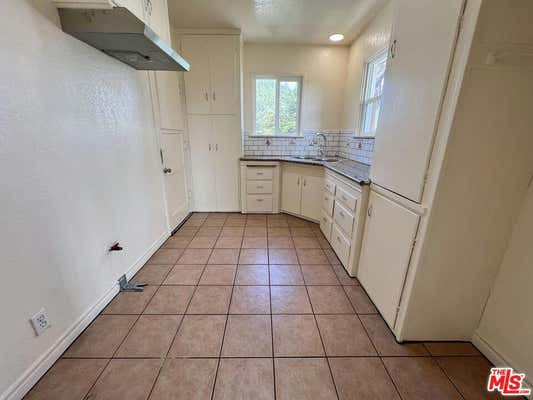 1 bed, 1 bath, $1,800, Unit 1/2